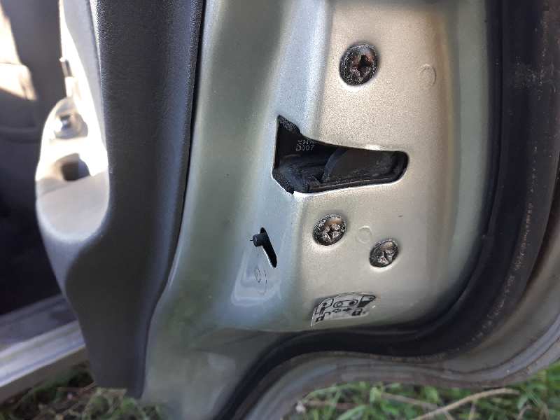 CERRADURA PUERTA TRASERA DERECHA 