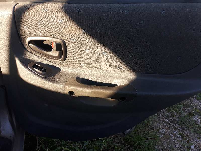 GUARNECIDO PUERTA TRASERA DERECHA