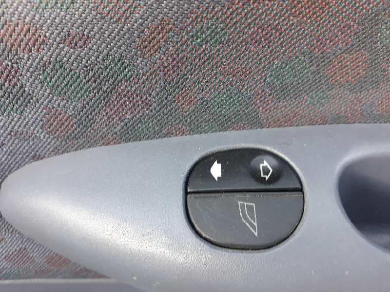 ELEVALUNAS DELANTERO DERECHO