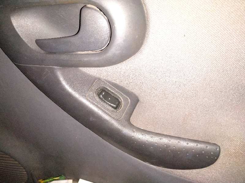 MANDO ELEVALUNAS DELANTERO DERECHO