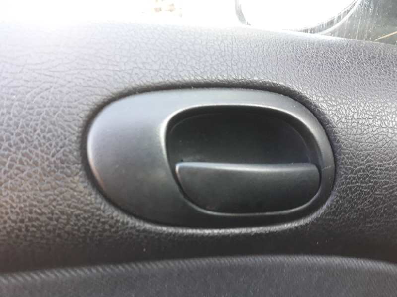 MANETA INTERIOR DELANTERA IZQUIERDA