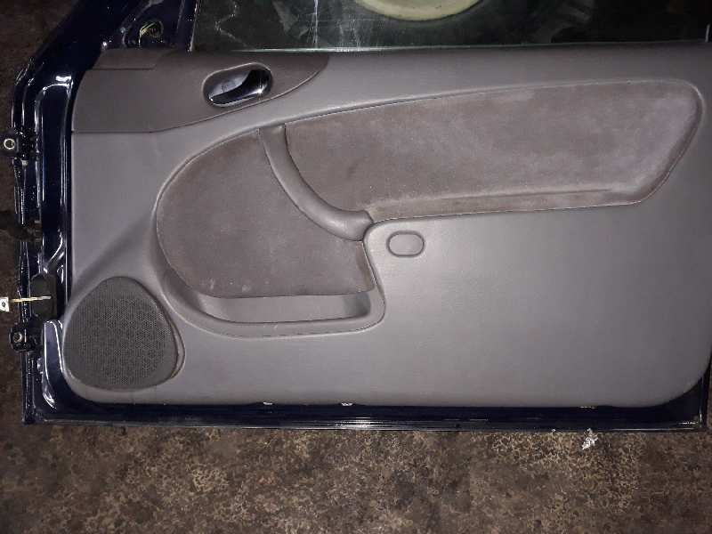 ELEVALUNAS DELANTERO DERECHO