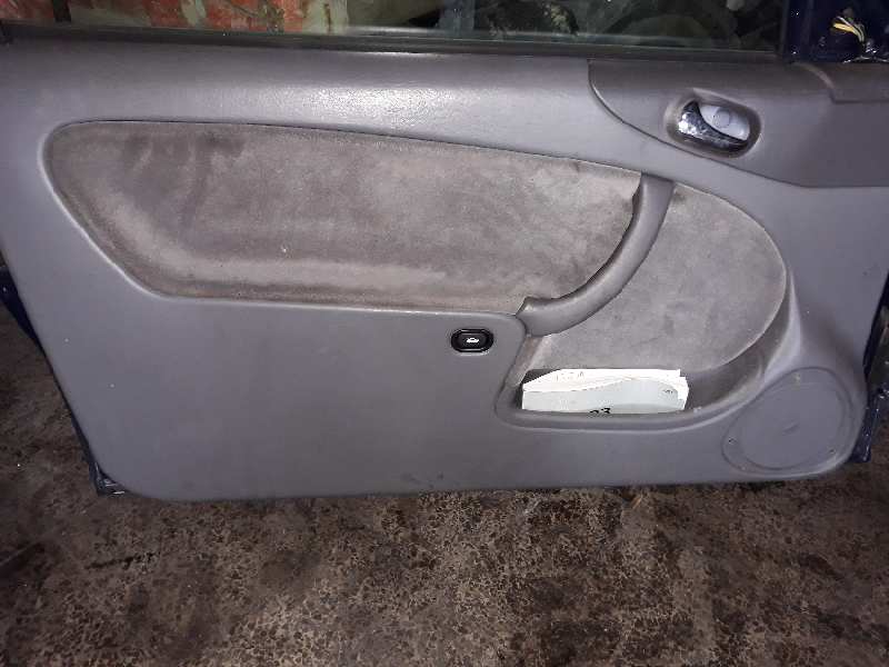 GUARNECIDO PUERTA DELANTERA IZQUIERDA