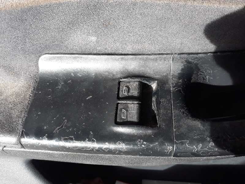 MANDO ELEVALUNAS DELANTERO IZQUIERDO 