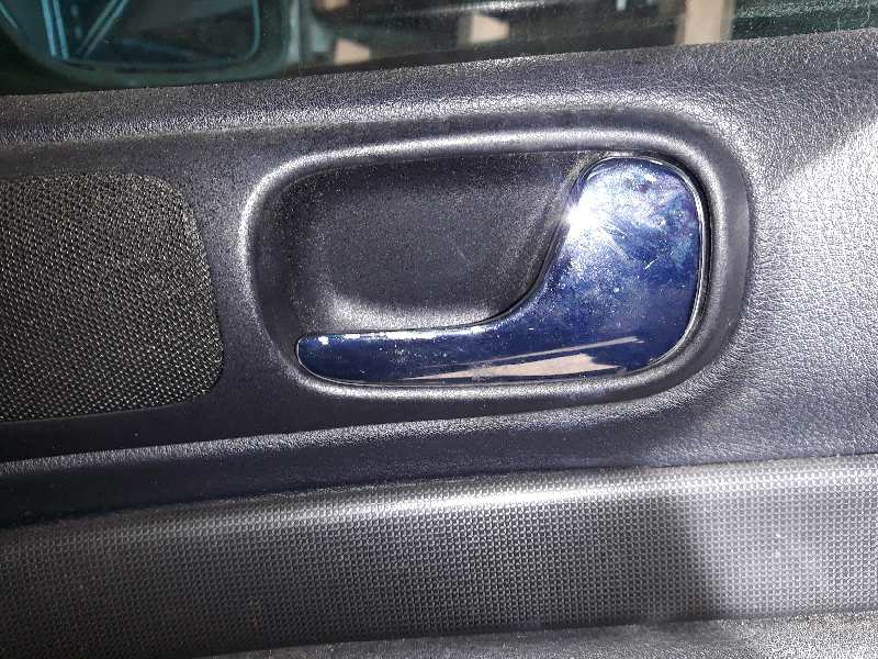 MANETA INTERIOR DELANTERA DERECHA