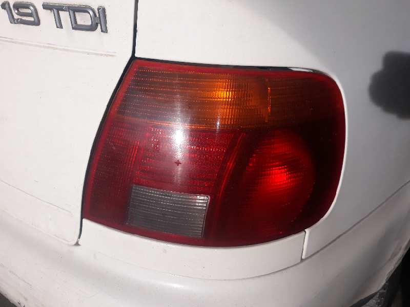 PILOTO TRASERO DERECHO