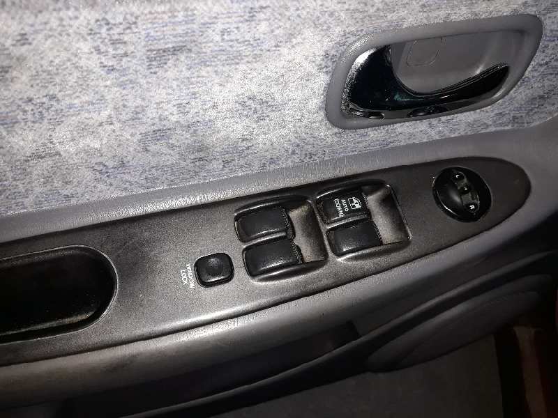 MANDO ELEVALUNAS DELANTERO IZQUIERDO 