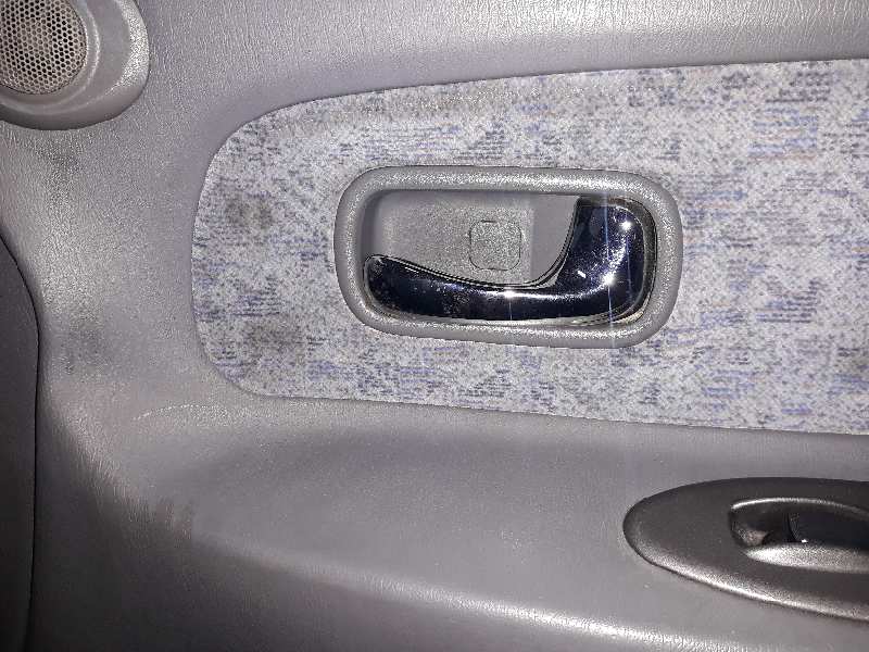 MANETA INTERIOR DELANTERA DERECHA