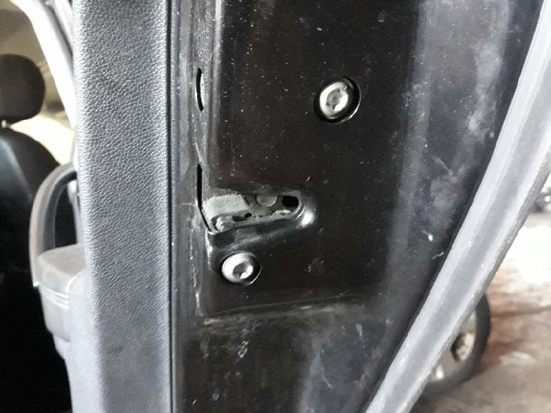 CERRADURA PUERTA TRASERA DERECHA 