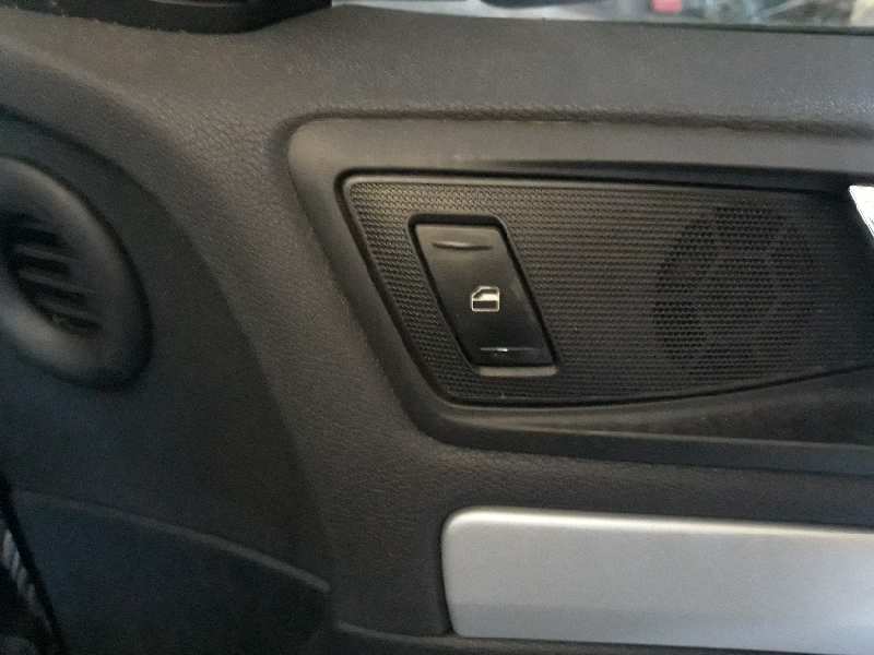 ELEVALUNAS DELANTERO DERECHO