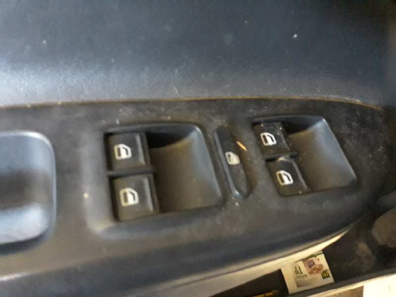 ELEVALUNAS DELANTERO IZQUIERDO