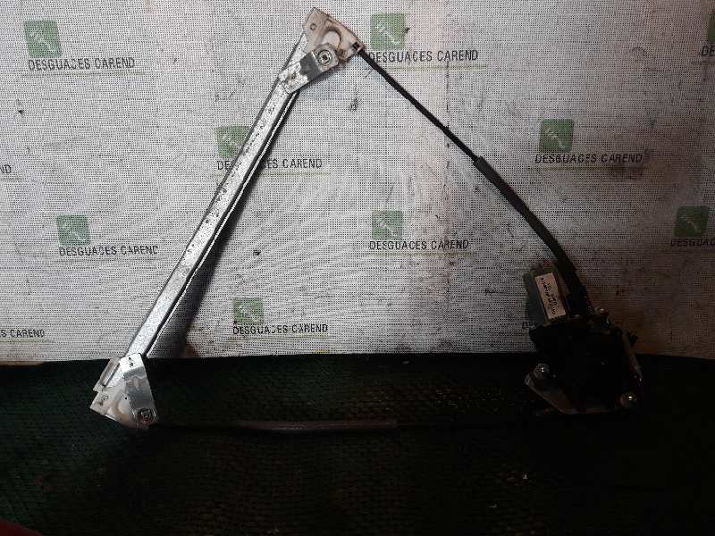 ELEVALUNAS DELANTERO DERECHO