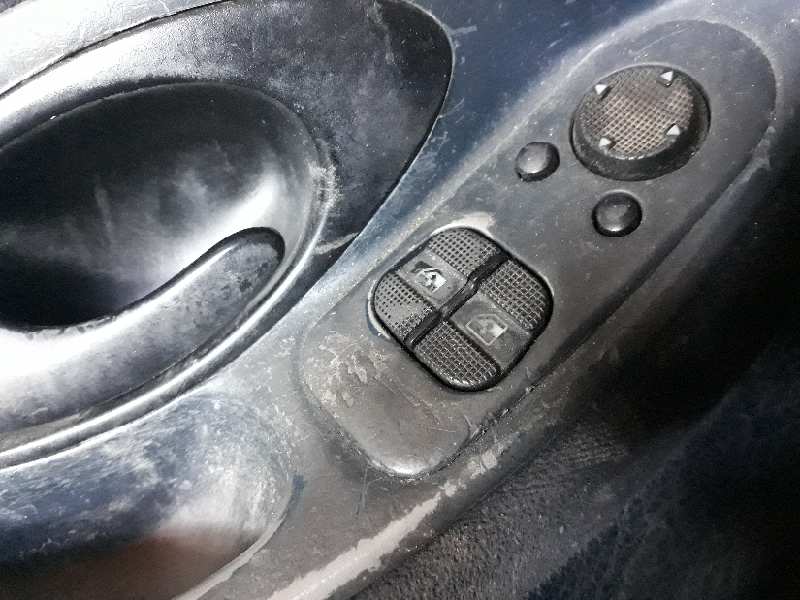 ELEVALUNAS DELANTERO IZQUIERDO