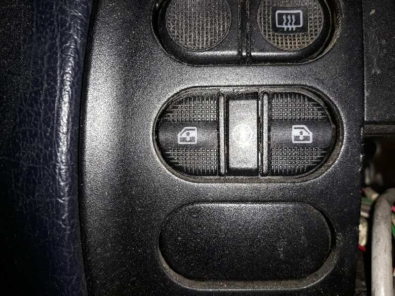 MANDO ELEVALUNAS TRASERO IZQUIERDO