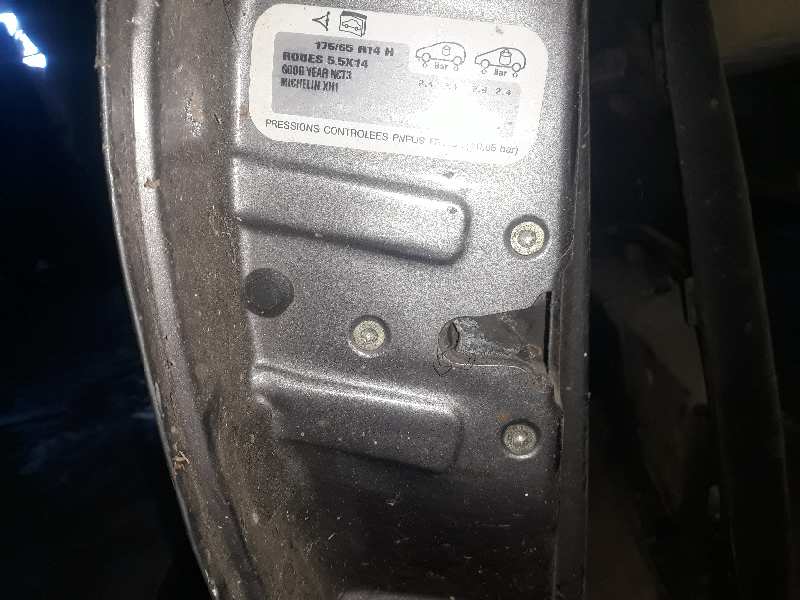 CERRADURA PUERTA DELANTERA IZQUIERDA 