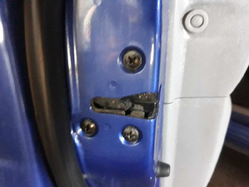 CERRADURA PUERTA DELANTERA IZQUIERDA 