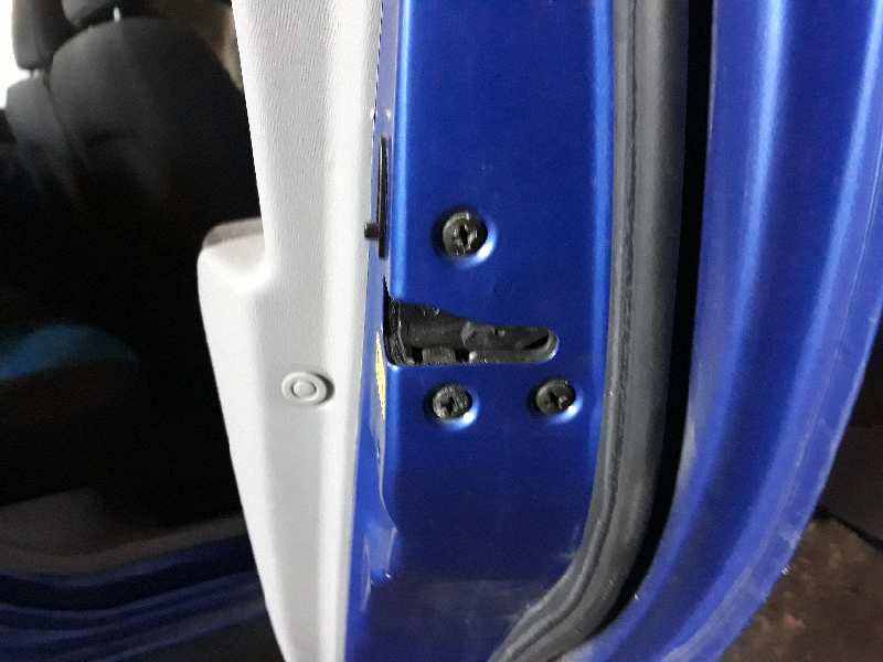 CERRADURA PUERTA TRASERA DERECHA 