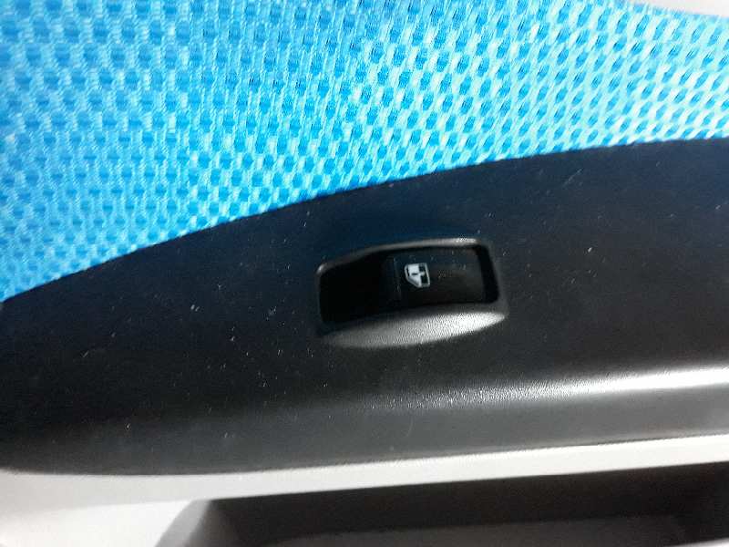 ELEVALUNAS DELANTERO DERECHO