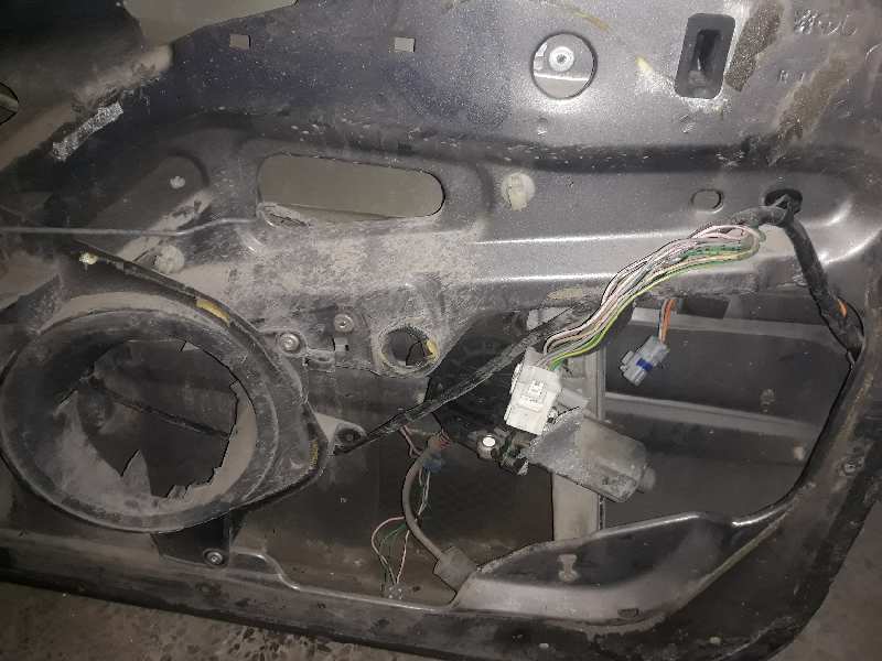 ELEVALUNAS DELANTERO IZQUIERDO