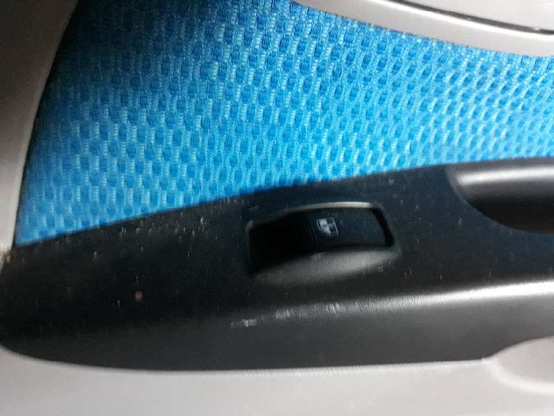 MANDO ELEVALUNAS TRASERO DERECHO