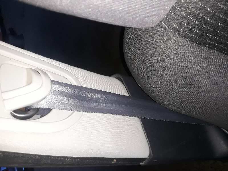 CINTURON SEGURIDAD DELANTERO DERECHO