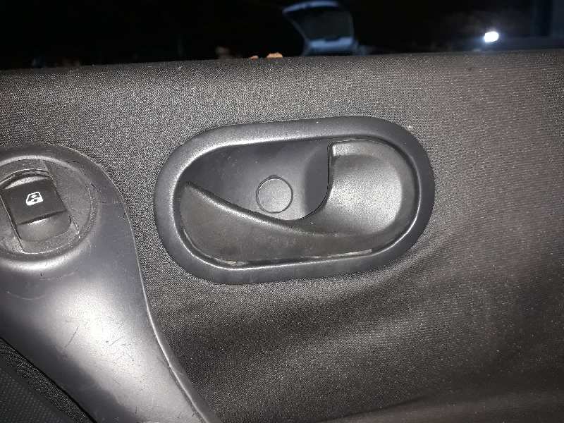 MANETA INTERIOR DELANTERA DERECHA