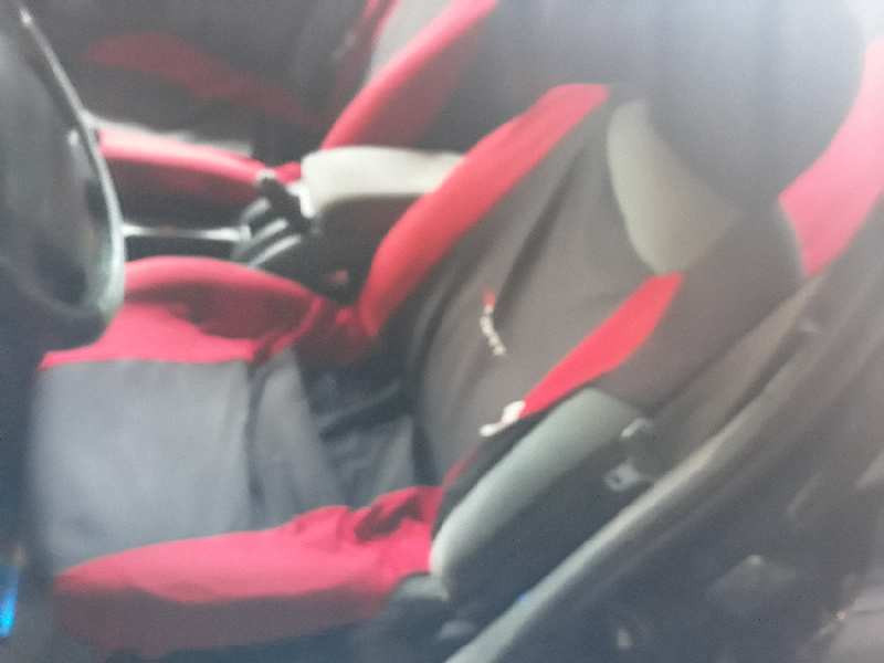 ASIENTO DELANTERO IZQUIERDO