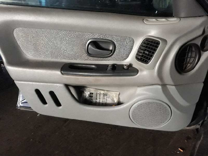 GUARNECIDO PUERTA DELANTERA IZQUIERDA