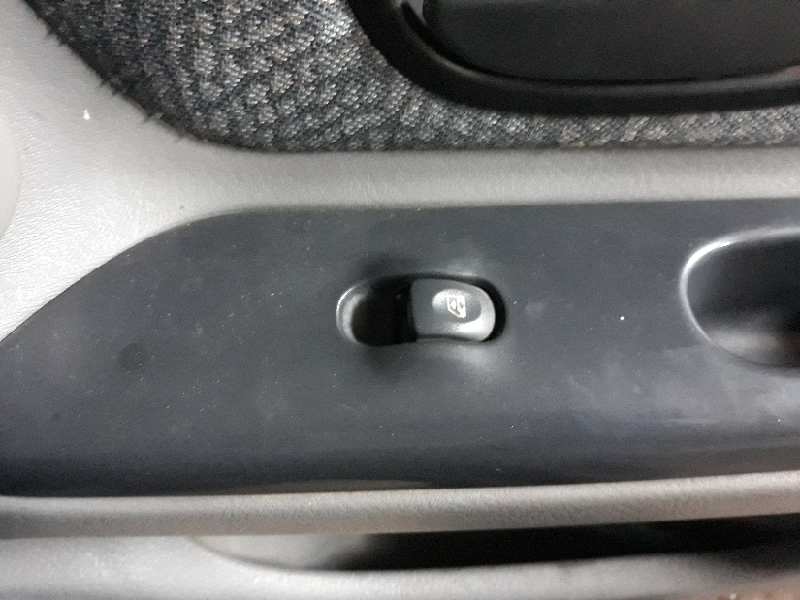 MANDO ELEVALUNAS DELANTERO DERECHO