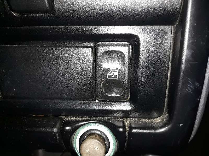 MANDO ELEVALUNAS DELANTERO DERECHO