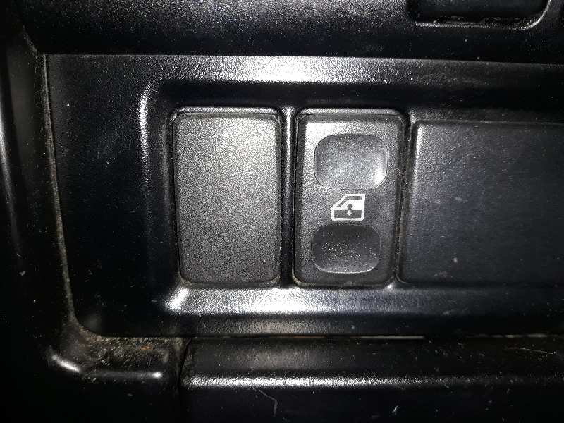 MANDO ELEVALUNAS DELANTERO IZQUIERDO 