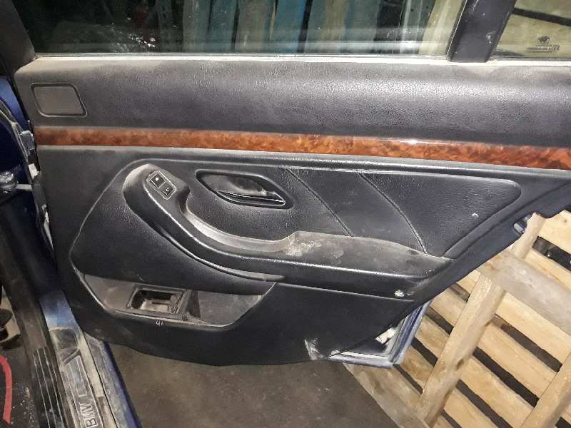 GUARNECIDO PUERTA TRASERA DERECHA