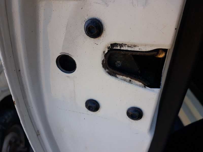 CERRADURA PUERTA DELANTERA IZQUIERDA 