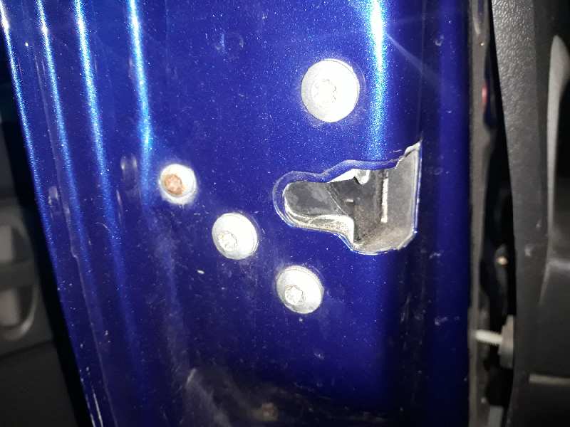 CERRADURA PUERTA DELANTERA IZQUIERDA 