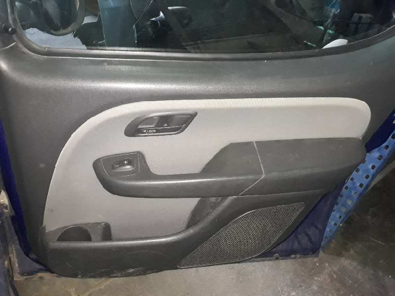 GUARNECIDO PUERTA DELANTERA DERECHA