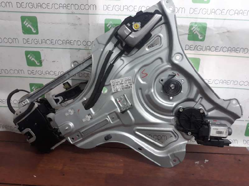 ELEVALUNAS DELANTERO IZQUIERDO