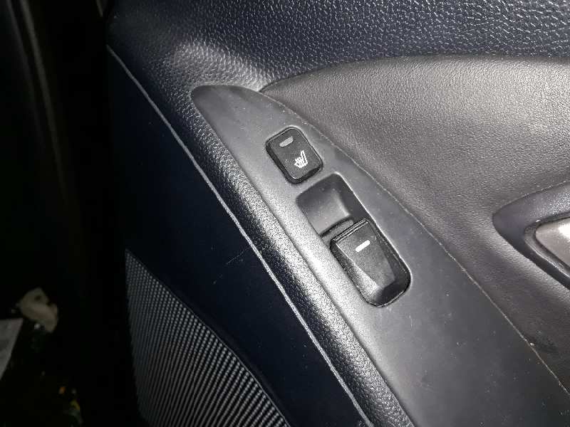 MANDO ELEVALUNAS TRASERO DERECHO