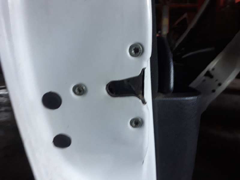 CERRADURA PUERTA DELANTERA IZQUIERDA 