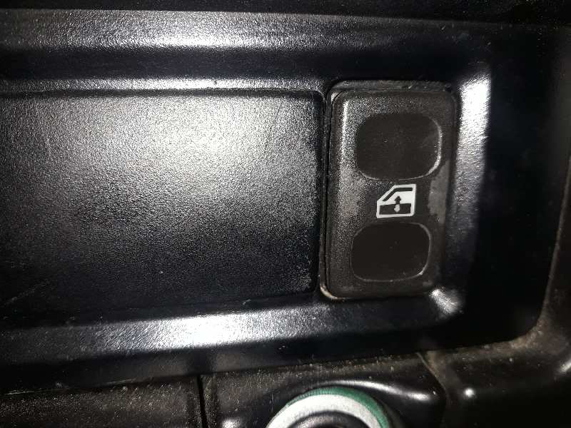 MANDO ELEVALUNAS DELANTERO DERECHO