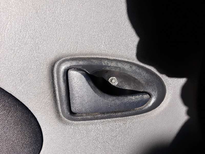 MANETA INTERIOR DELANTERA IZQUIERDA