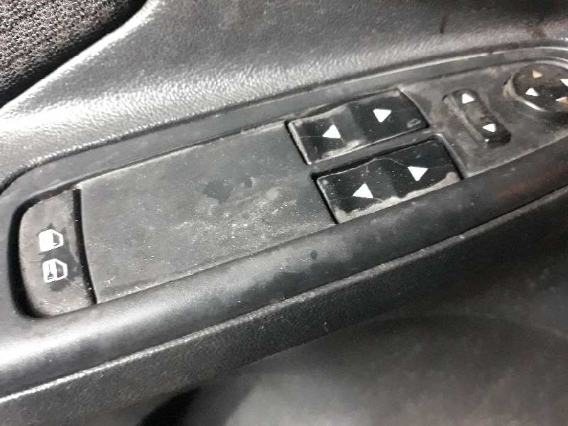 ELEVALUNAS DELANTERO IZQUIERDO