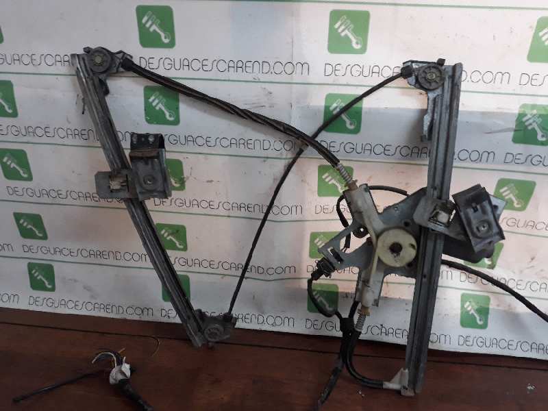 ELEVALUNAS DELANTERO DERECHO