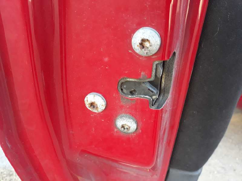 CERRADURA PUERTA DELANTERA IZQUIERDA 