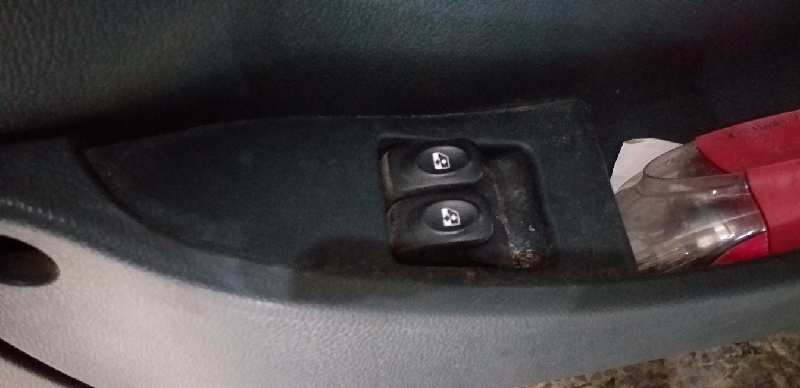 ELEVALUNAS DELANTERO IZQUIERDO