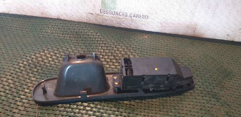 MANDO ELEVALUNAS DELANTERO IZQUIERDO 