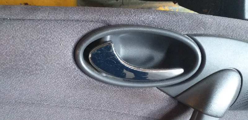 MANETA INTERIOR DELANTERA IZQUIERDA