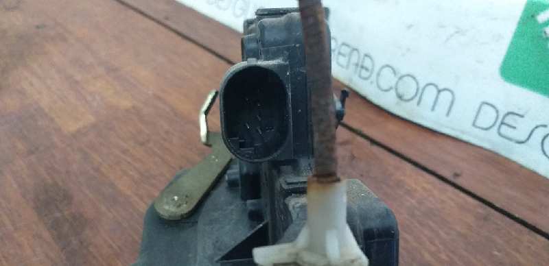 CERRADURA PUERTA TRASERA DERECHA 