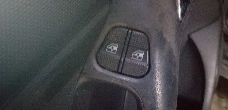 MANDO ELEVALUNAS DELANTERO IZQUIERDO 