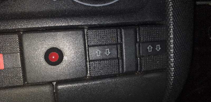 MANDO ELEVALUNAS TRASERO IZQUIERDO