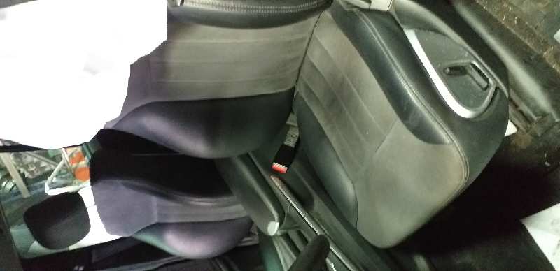 ASIENTO DELANTERO IZQUIERDO